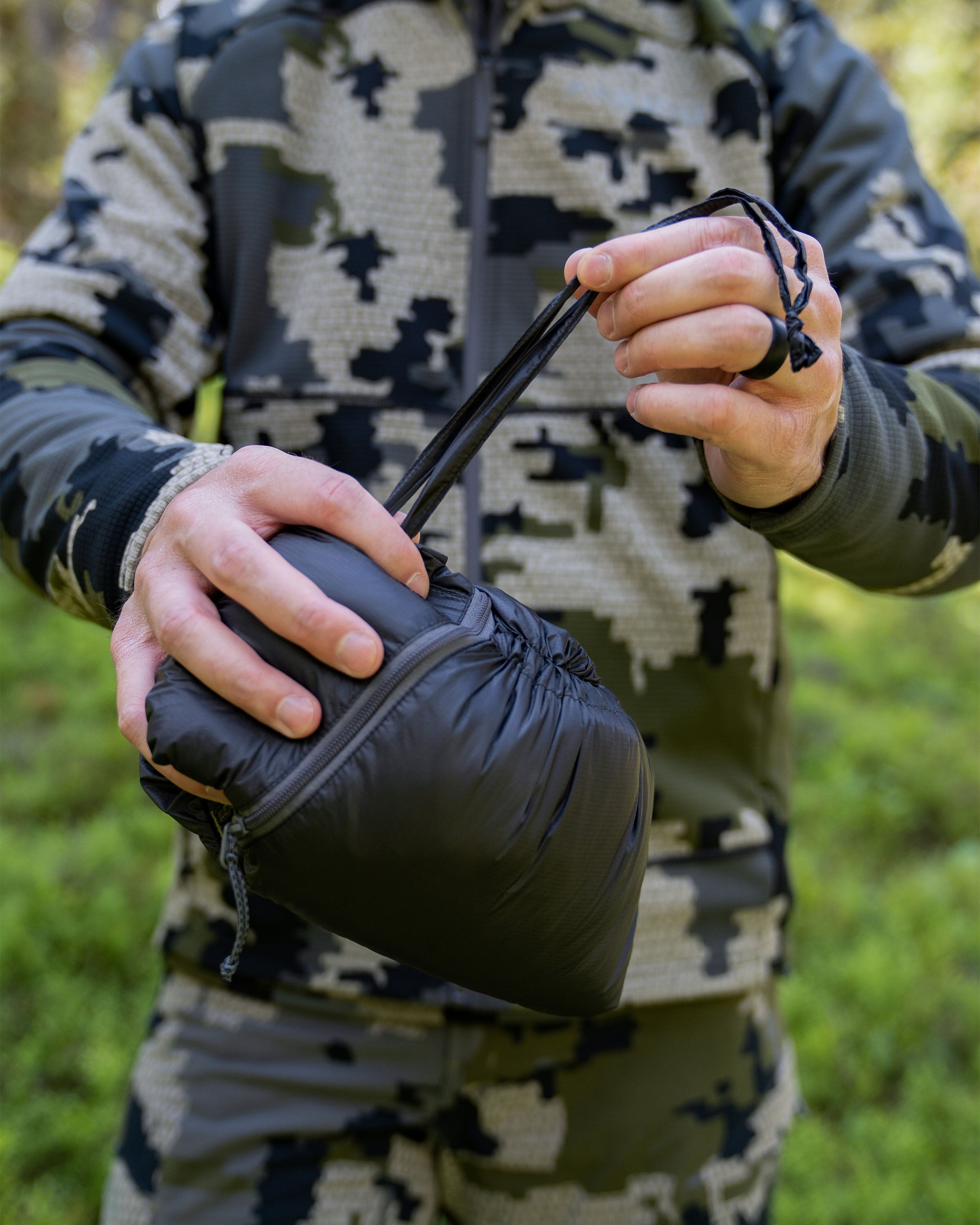 Super Down LT Vest | Valo - Image 7