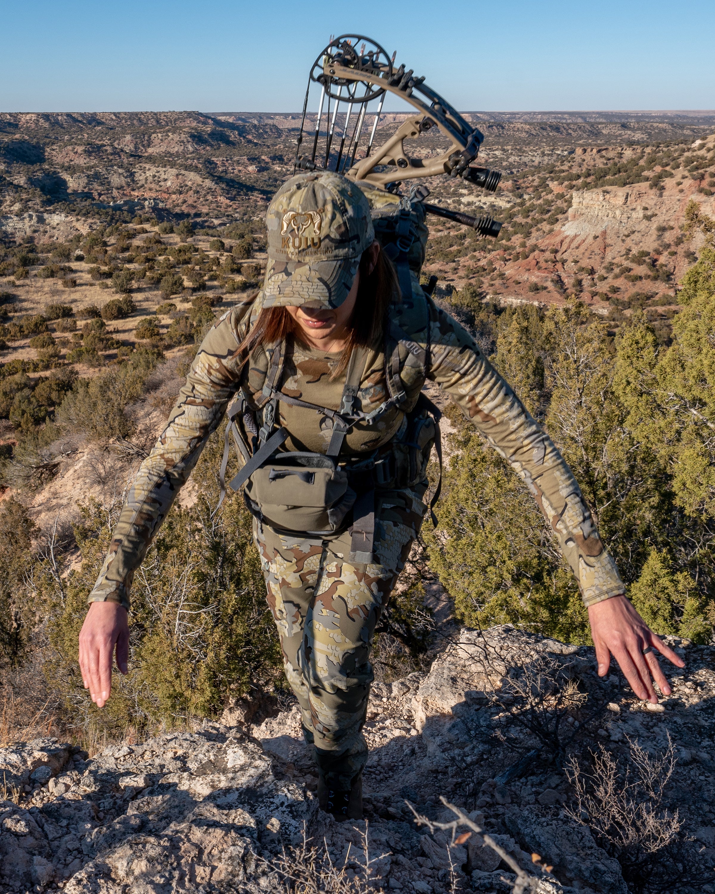 Women's ULTRA Merino 145 LS Crew | Verde - Image 5
